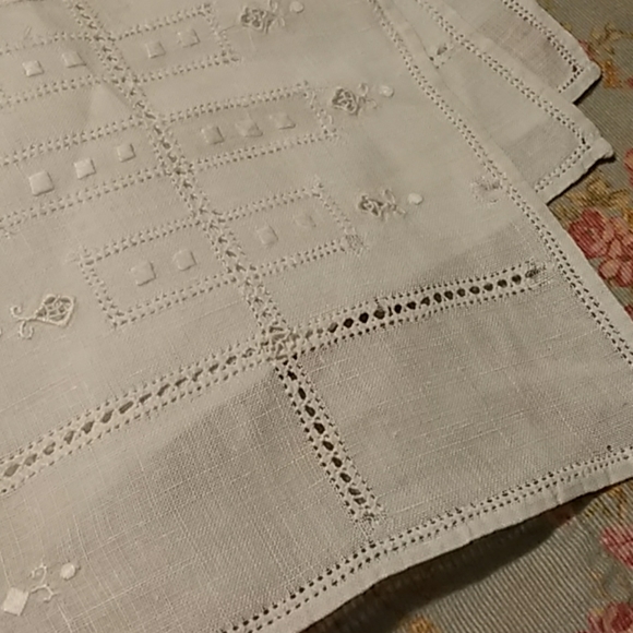 8VINTAGE WHITE LINEN ART DECO NAPKINS - Picture 2 of 3